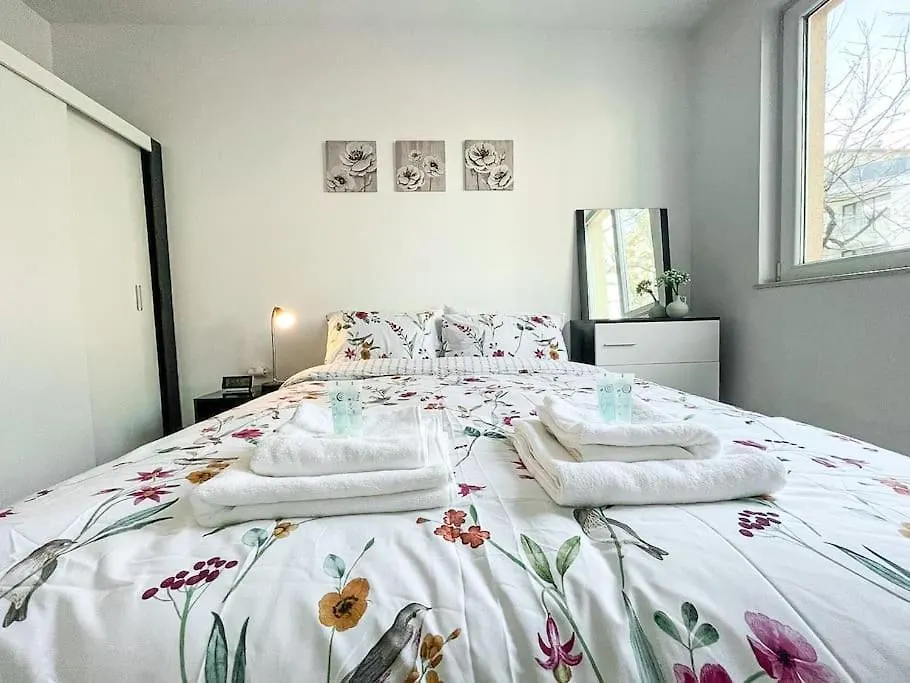 Modern & Bright 1Bd Apartment Near Main Square Filibe