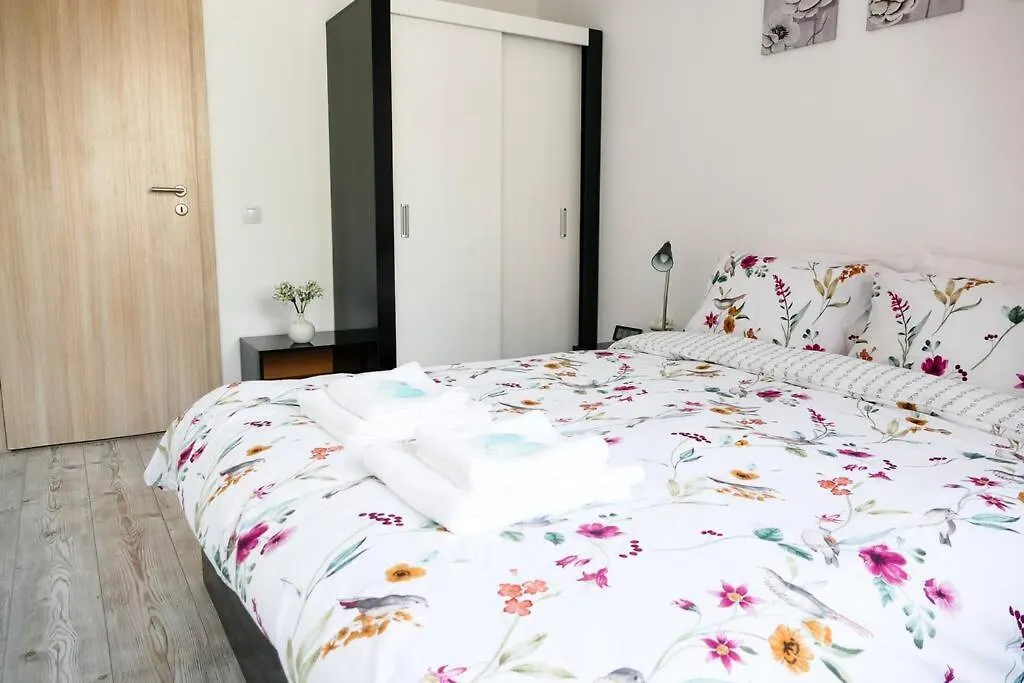 Modern & Bright 1Bd Apartment Near Main Square Filibe